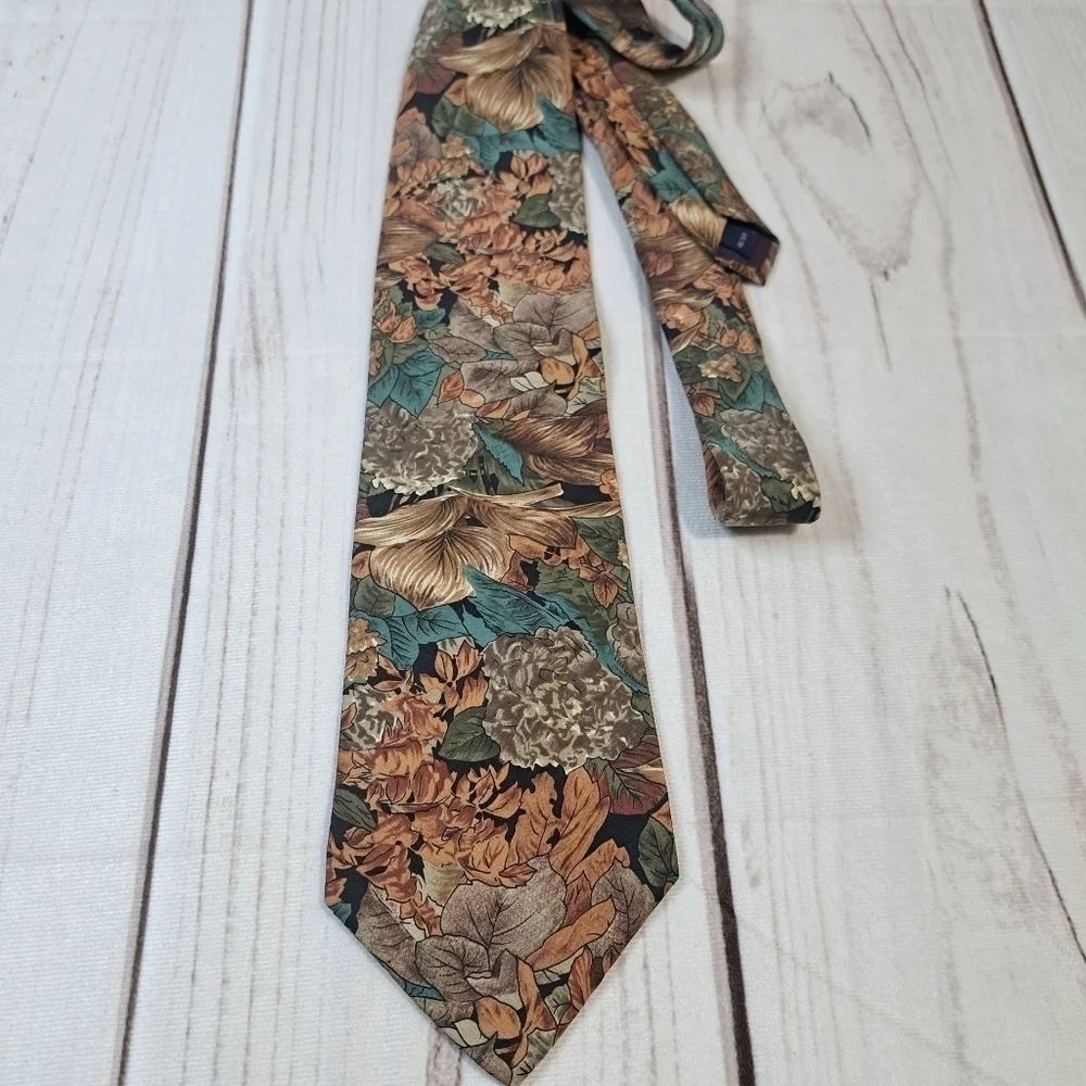 3 FOR 12 SALE Hunt Club Fall Foliage Tie
